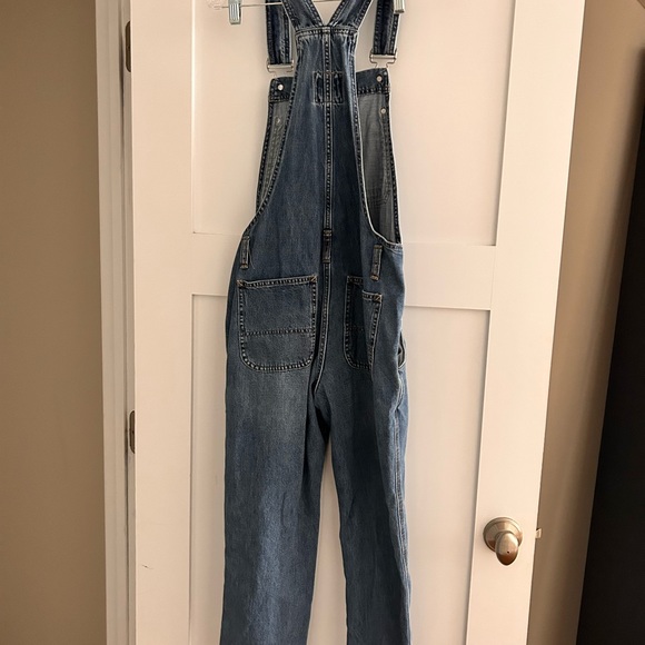 Gap Cropped Overalls Size XS - Picture 3 of 3